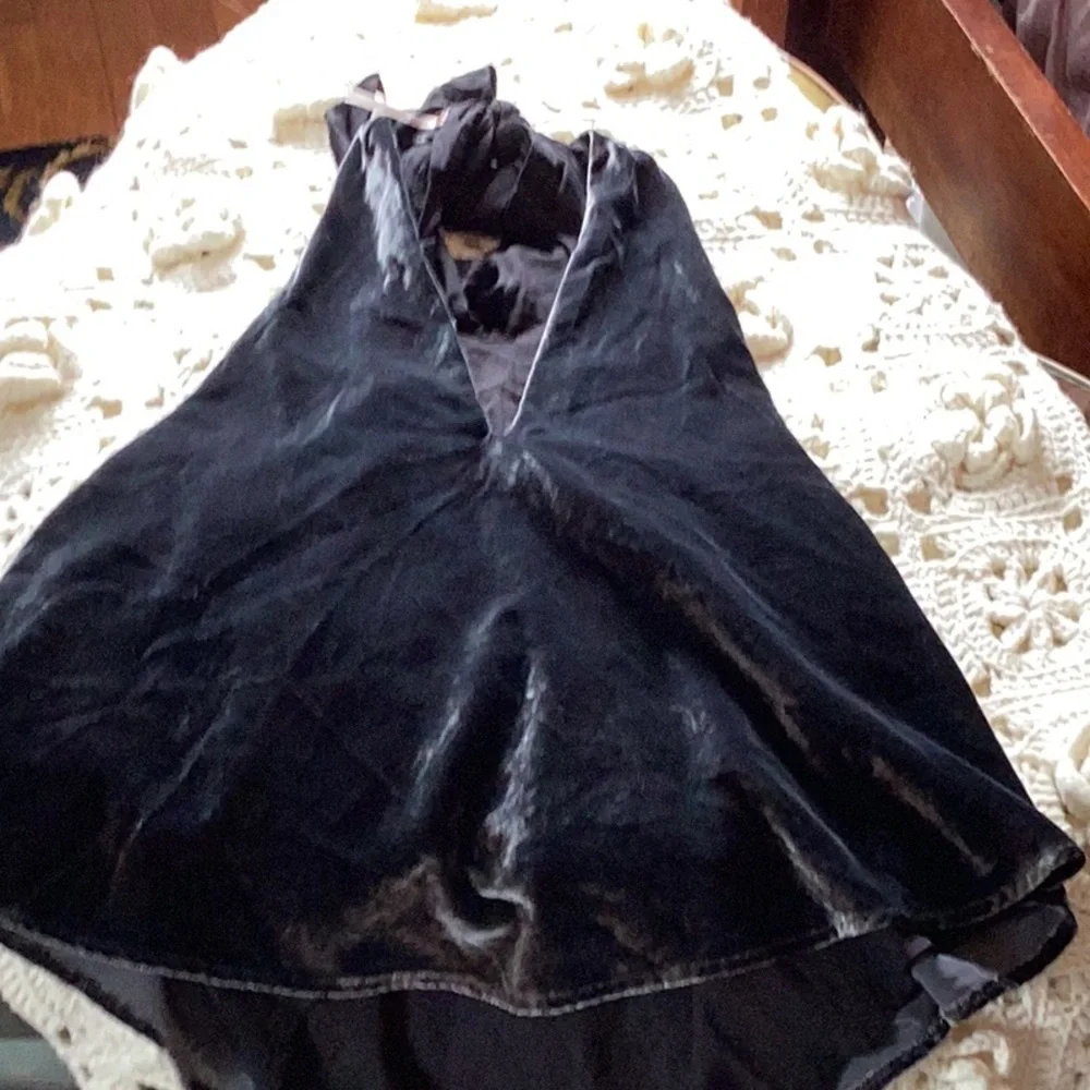 Free people velvet halter top.‎ Worn twice. Retail 78